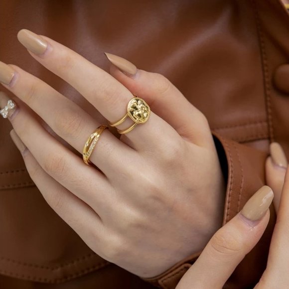 New 18K Gold Plated Vintage Coin Queen Elizabeth Resizable Ring - Picture 2 of 6